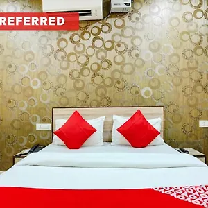 OYO 81853 Hotel G Plaza Zirakpur